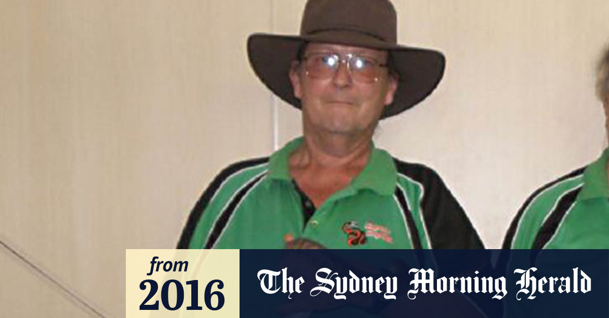 Video Snake catcher dies after bite